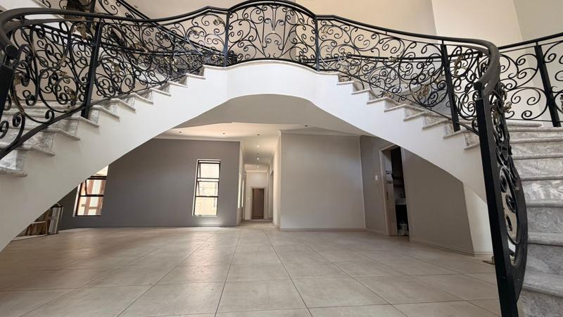 To Let 5 Bedroom Property for Rent in Sandown Gauteng
