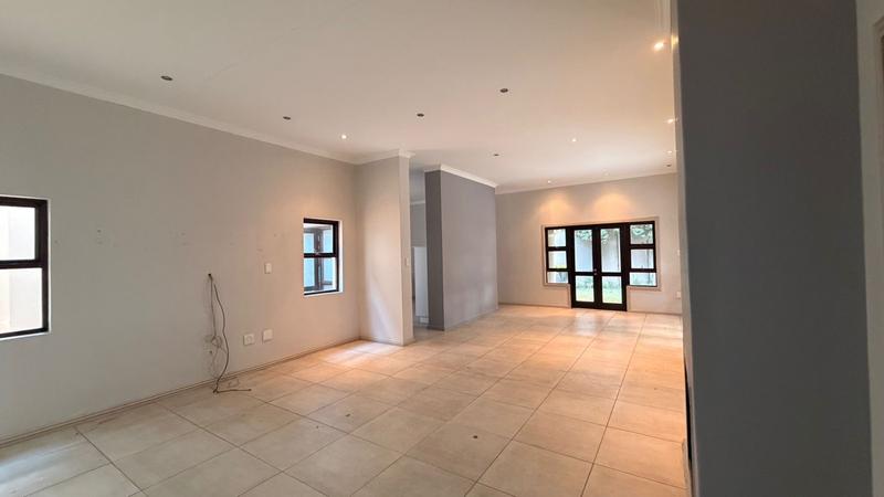 To Let 5 Bedroom Property for Rent in Sandown Gauteng
