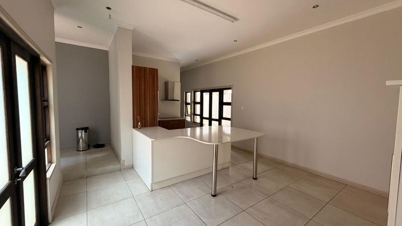 To Let 5 Bedroom Property for Rent in Sandown Gauteng