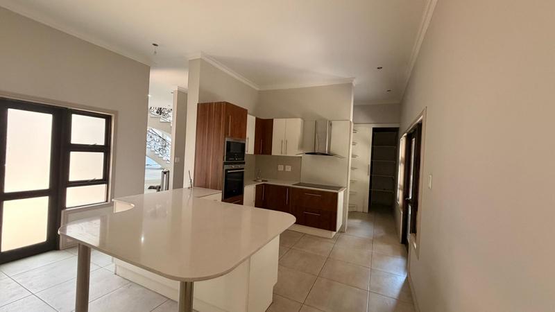 To Let 5 Bedroom Property for Rent in Sandown Gauteng