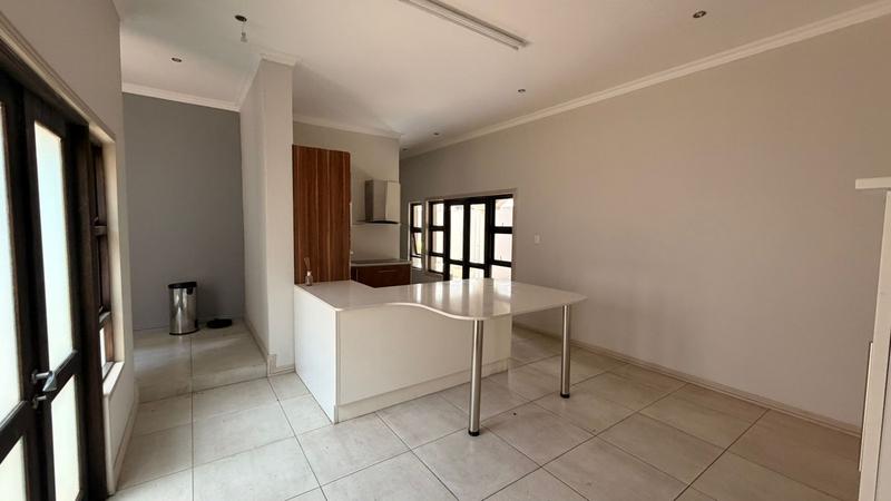 To Let 5 Bedroom Property for Rent in Sandown Gauteng