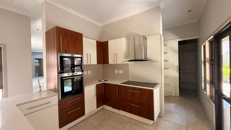 To Let 5 Bedroom Property for Rent in Sandown Gauteng