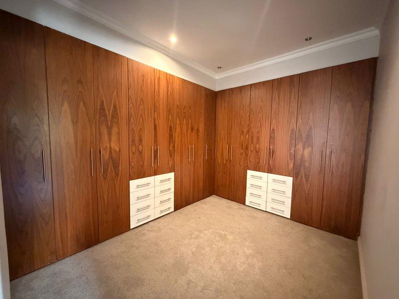 To Let 5 Bedroom Property for Rent in Sandown Gauteng