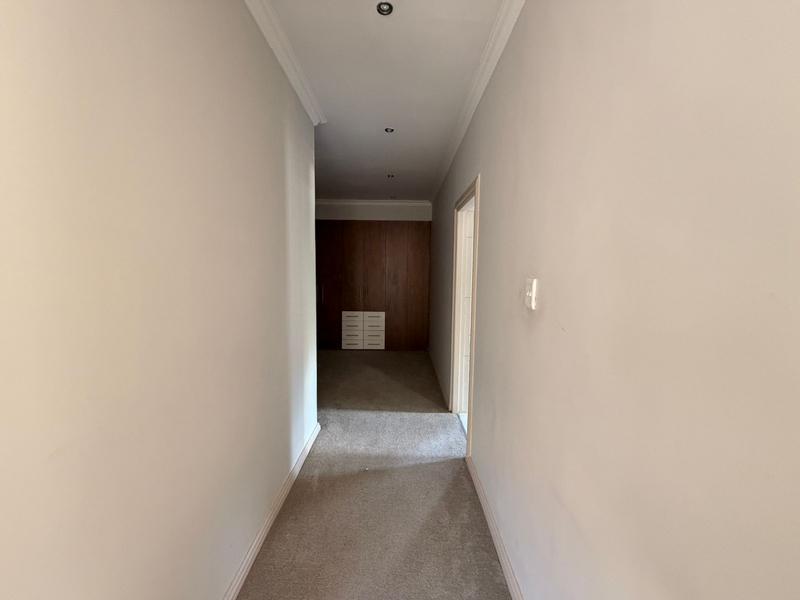 To Let 5 Bedroom Property for Rent in Sandown Gauteng