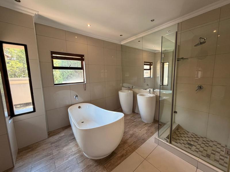 To Let 5 Bedroom Property for Rent in Sandown Gauteng