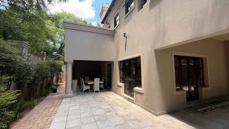 To Let 5 Bedroom Property for Rent in Sandown Gauteng
