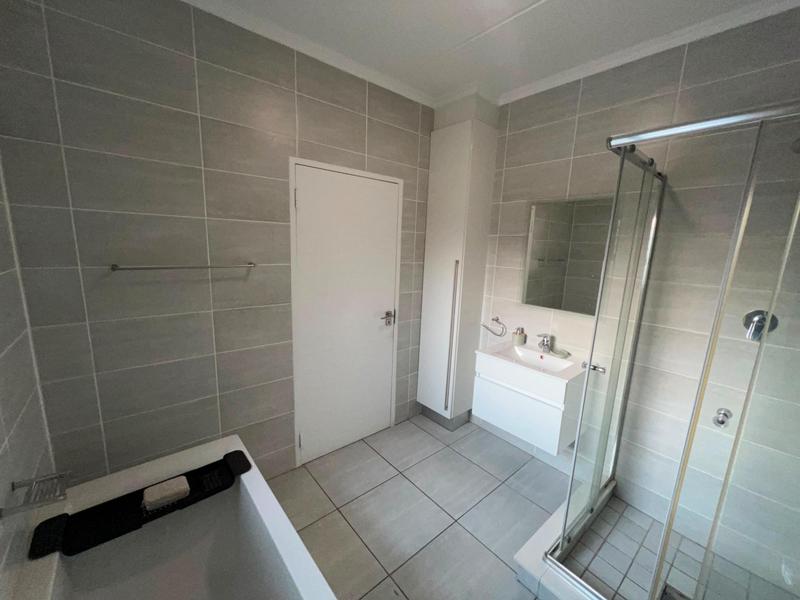 To Let 3 Bedroom Property for Rent in Waterfall Gauteng