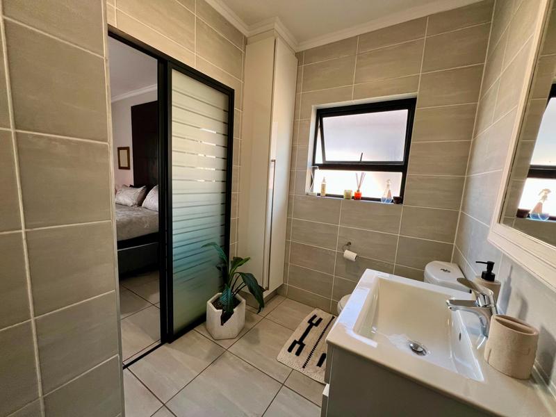 To Let 1 Bedroom Property for Rent in Waterfall Gauteng