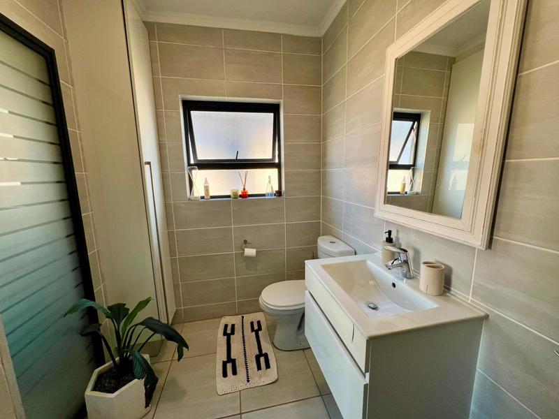 To Let 1 Bedroom Property for Rent in Waterfall Gauteng