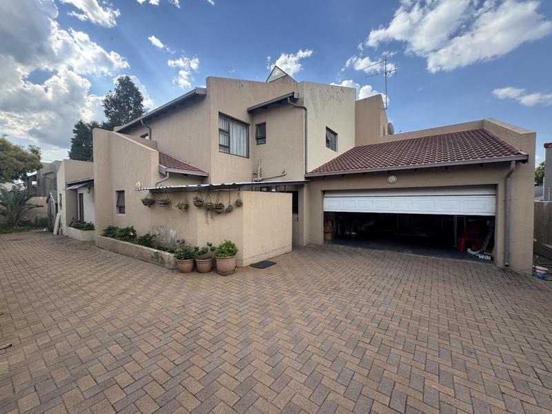 3 Bedroom Property for Sale in Bedfordview Gauteng