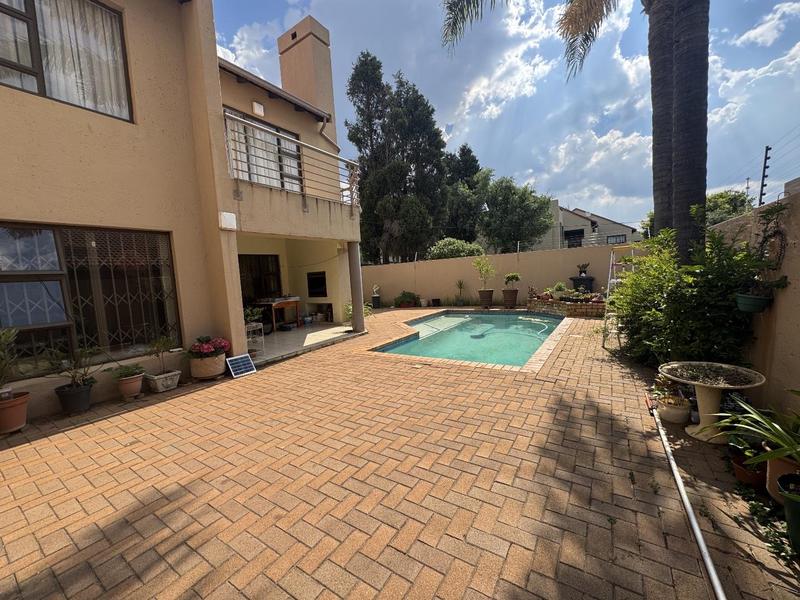 3 Bedroom Property for Sale in Bedfordview Gauteng