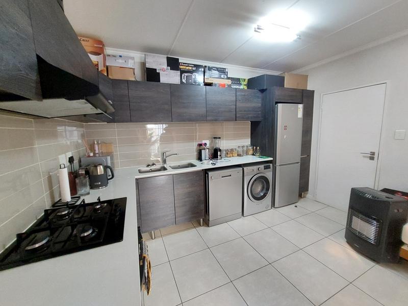 1 Bedroom Property for Sale in Petervale Gauteng