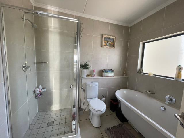 3 Bedroom Property for Sale in Petervale Gauteng