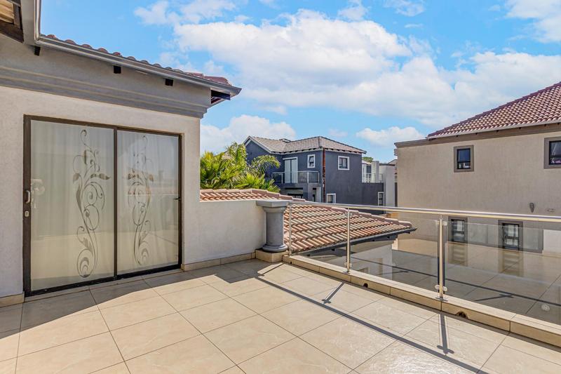 5 Bedroom Property for Sale in Blue Valley Golf Estate Gauteng