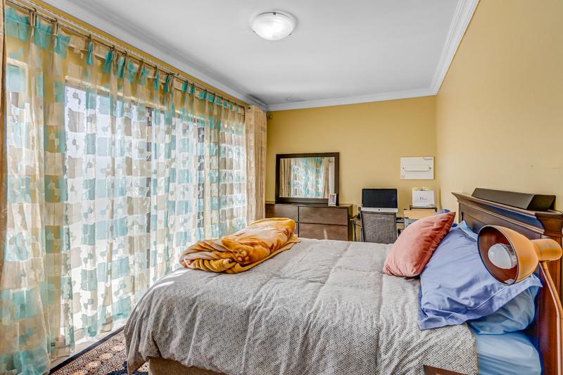 5 Bedroom Property for Sale in Blue Valley Golf Estate Gauteng