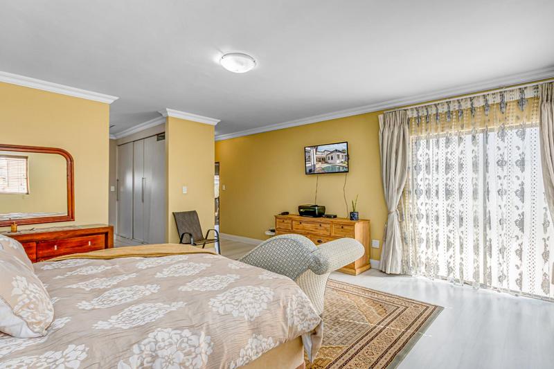 5 Bedroom Property for Sale in Blue Valley Golf Estate Gauteng
