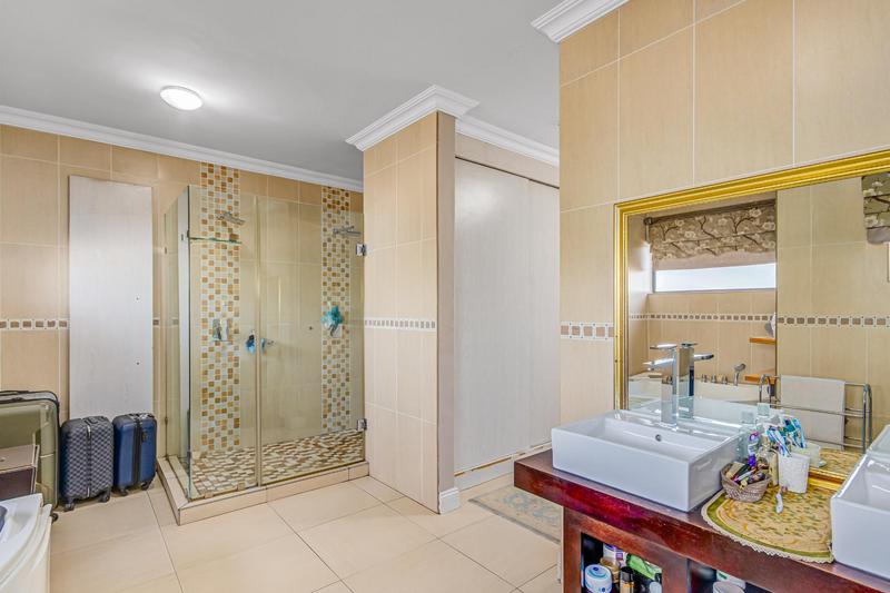 5 Bedroom Property for Sale in Blue Valley Golf Estate Gauteng