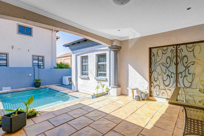 5 Bedroom Property for Sale in Blue Valley Golf Estate Gauteng