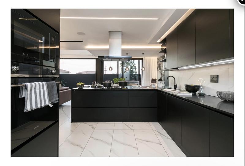 4 Bedroom Property for Sale in Broadacres Gauteng