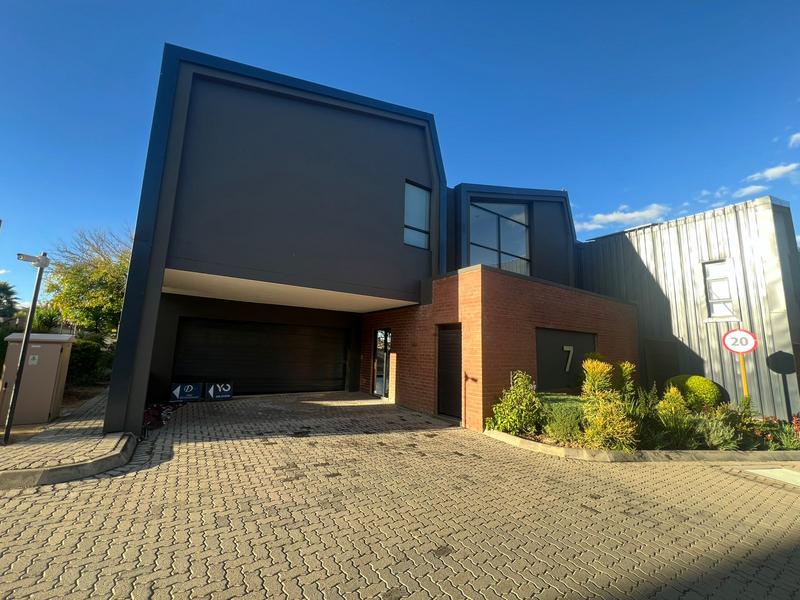 4 Bedroom Property for Sale in Broadacres Gauteng
