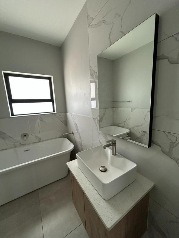 To Let 2 Bedroom Property for Rent in Faerie Glen Gauteng