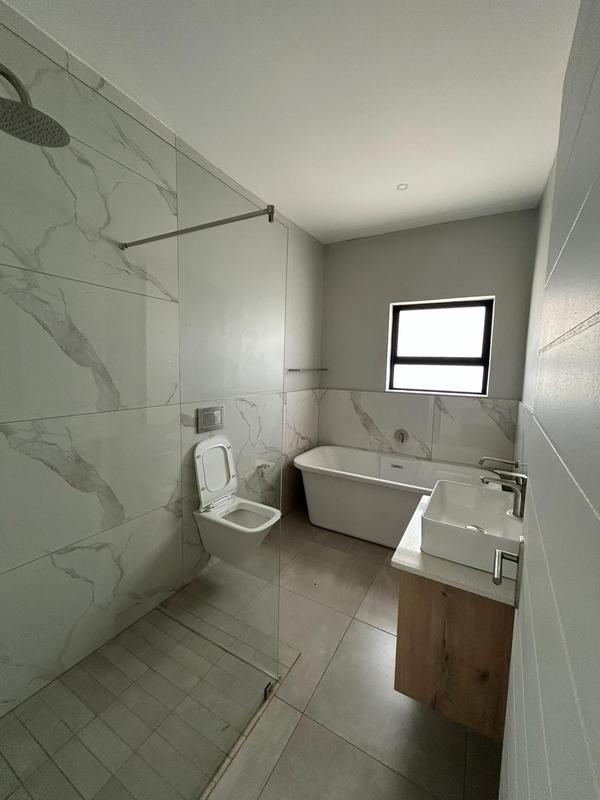 To Let 2 Bedroom Property for Rent in Faerie Glen Gauteng