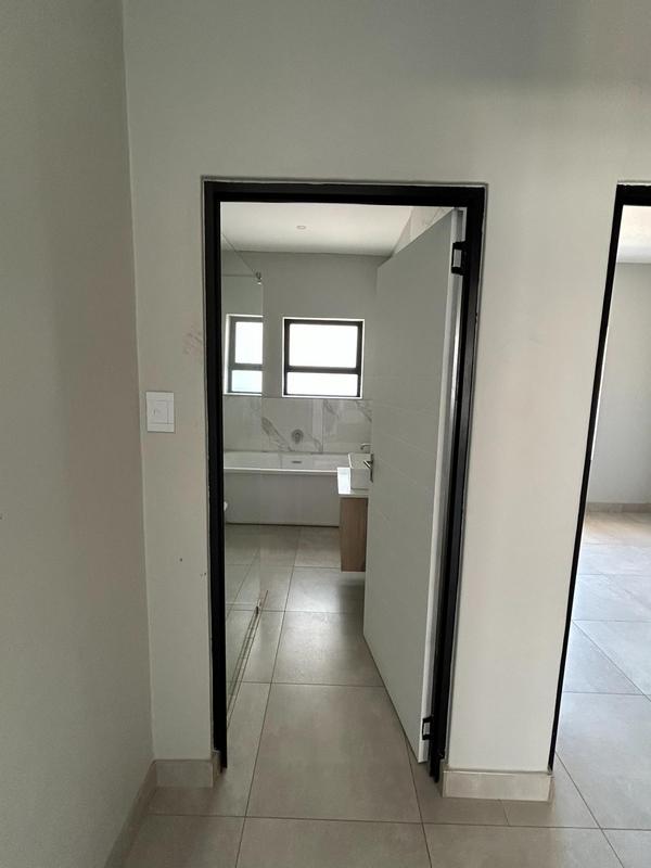 To Let 2 Bedroom Property for Rent in Faerie Glen Gauteng