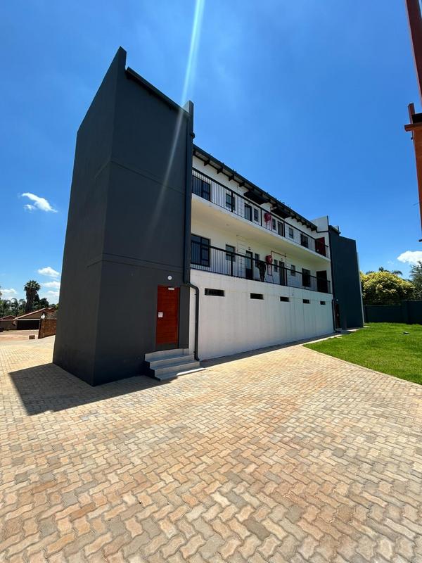 To Let 2 Bedroom Property for Rent in Faerie Glen Gauteng