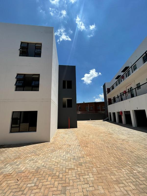 To Let 2 Bedroom Property for Rent in Faerie Glen Gauteng