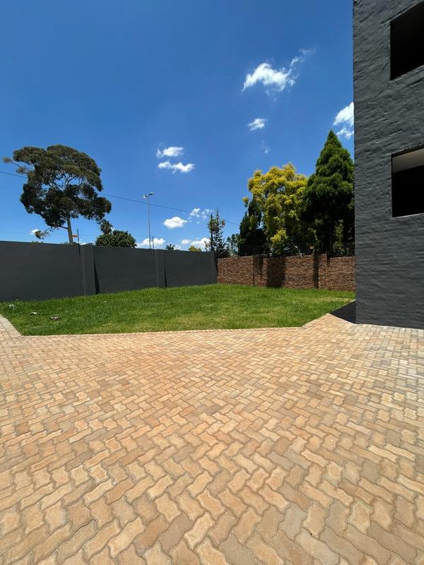 To Let 2 Bedroom Property for Rent in Faerie Glen Gauteng