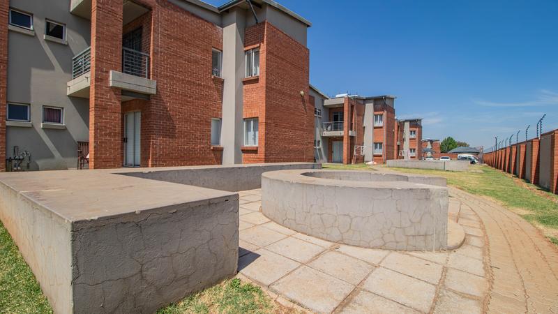 2 Bedroom Property for Sale in Esther Park Gauteng