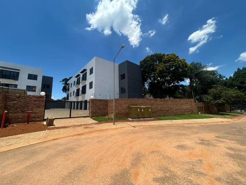 2 Bedroom Property for Sale in Faerie Glen Gauteng