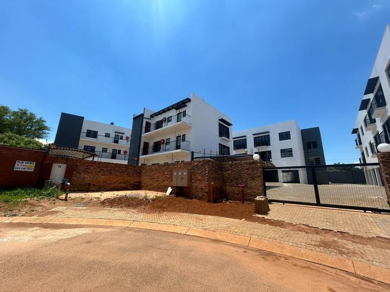 2 Bedroom Property for Sale in Faerie Glen Gauteng