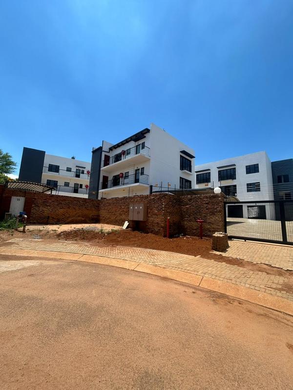 2 Bedroom Property for Sale in Faerie Glen Gauteng