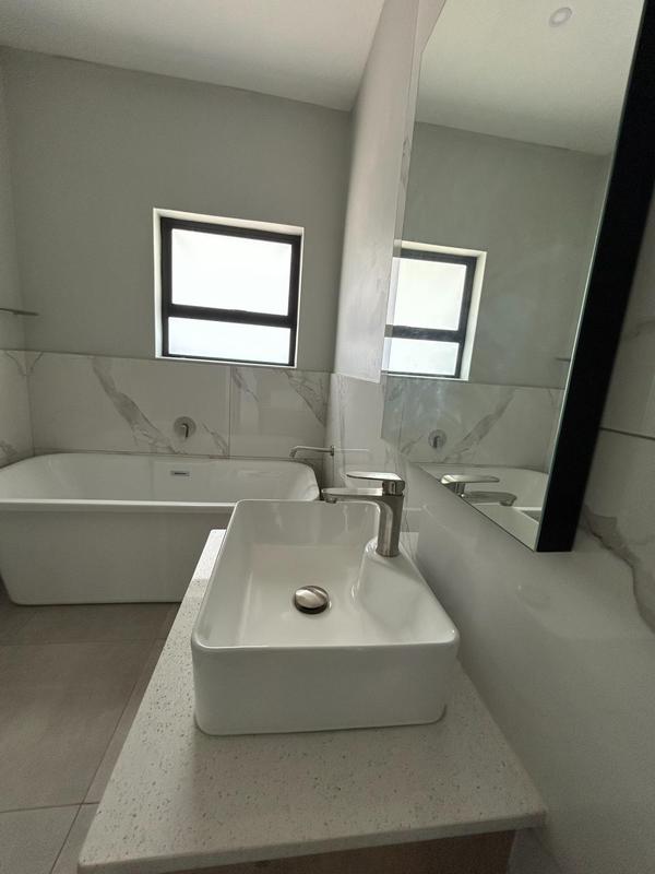 2 Bedroom Property for Sale in Faerie Glen Gauteng