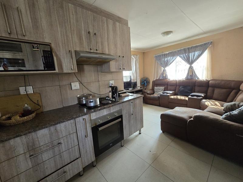 3 Bedroom Property for Sale in Bram Fischerville Gauteng