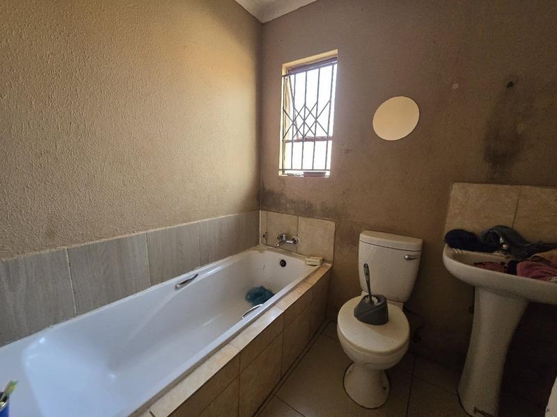 3 Bedroom Property for Sale in Bram Fischerville Gauteng