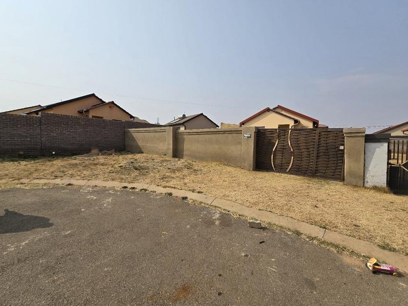3 Bedroom Property for Sale in Bram Fischerville Gauteng
