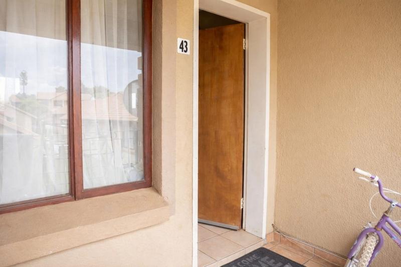 2 Bedroom Property for Sale in Meredale Gauteng
