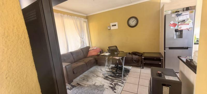 2 Bedroom Property for Sale in Meredale Gauteng