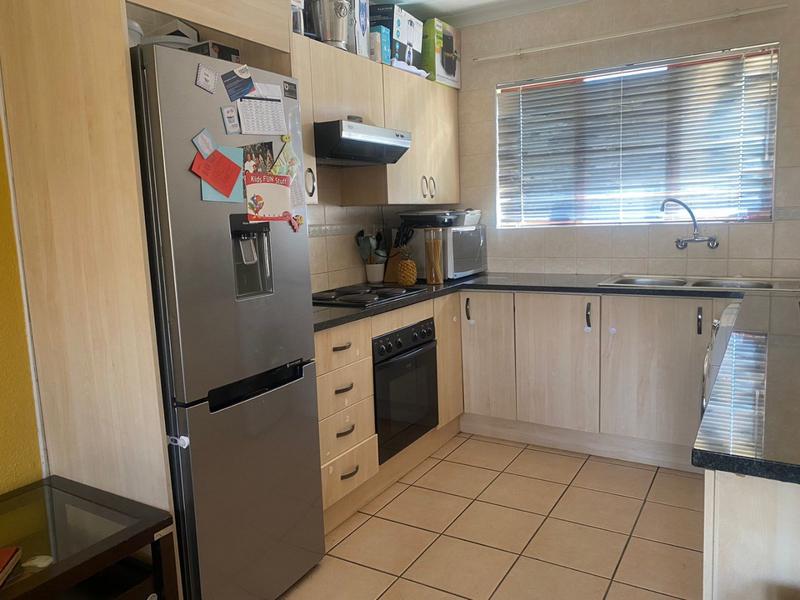 2 Bedroom Property for Sale in Meredale Gauteng