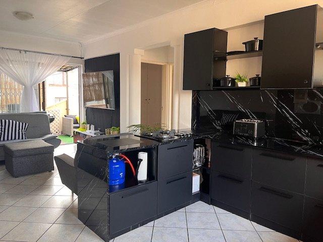 2 Bedroom Property for Sale in Mondeor Gauteng