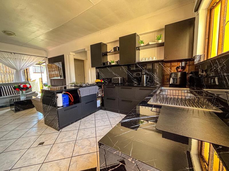 2 Bedroom Property for Sale in Mondeor Gauteng