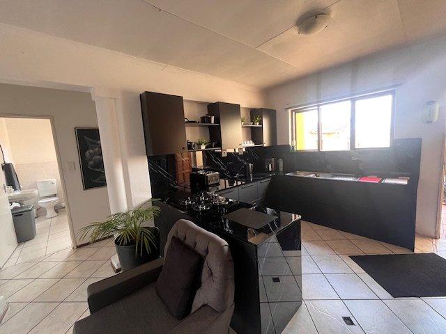 2 Bedroom Property for Sale in Mondeor Gauteng