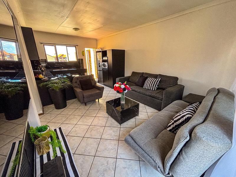 2 Bedroom Property for Sale in Mondeor Gauteng