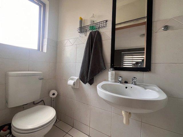 2 Bedroom Property for Sale in Mondeor Gauteng