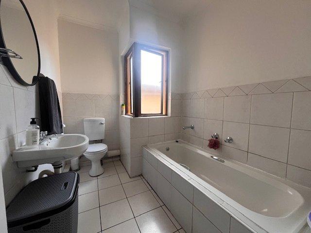 2 Bedroom Property for Sale in Mondeor Gauteng