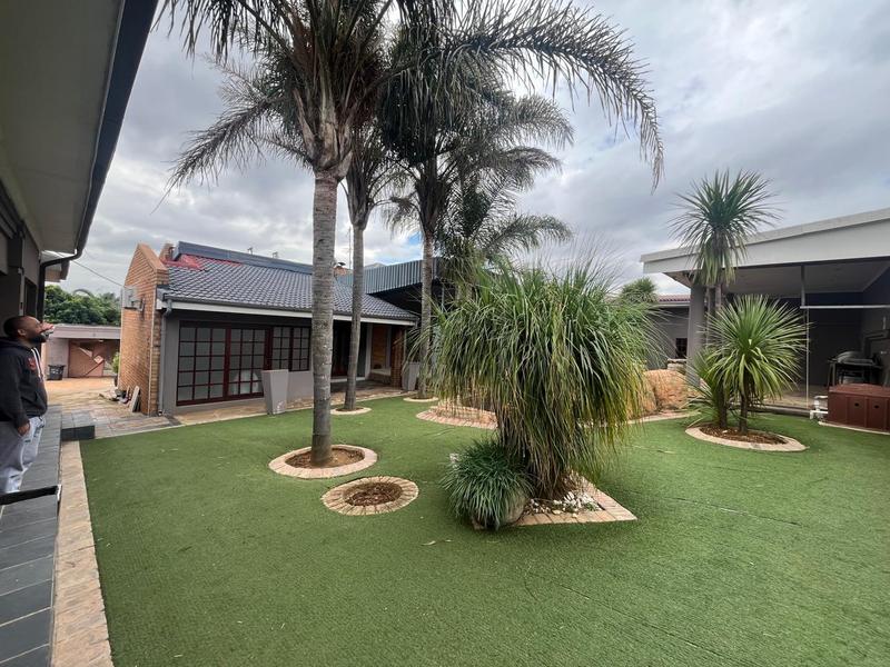 8 Bedroom Property for Sale in Naturena Gauteng