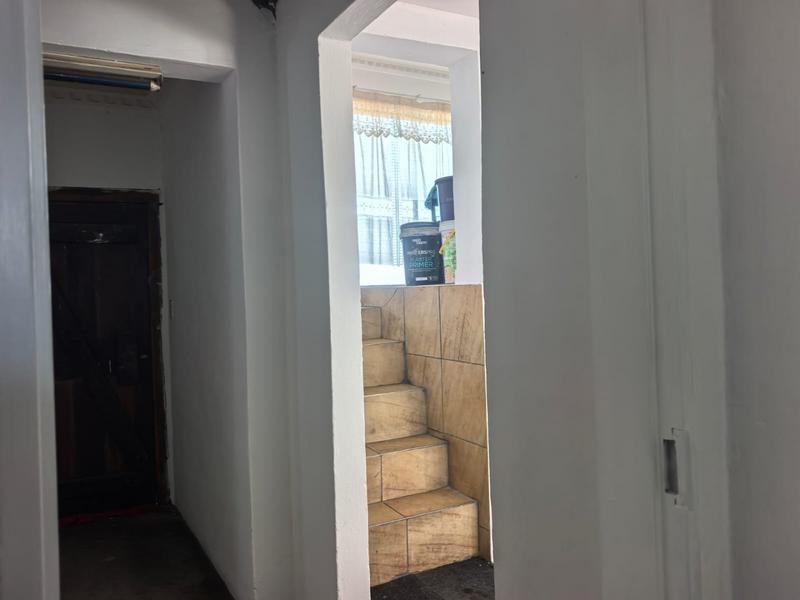 6 Bedroom Property for Sale in Orlando Gauteng