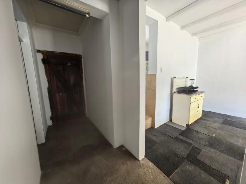6 Bedroom Property for Sale in Orlando Gauteng
